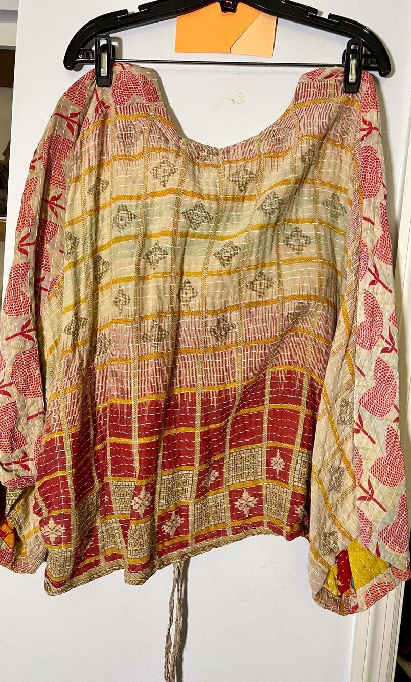 Kantha Bae Pink Tulip Butterfly Crop Top One Size - Picture 2 of 2